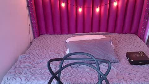Snapshot of playfuljust_18 chatting on January 2025 12:32:02 PM SAMARA online show from January 2025 12:32:02 PM