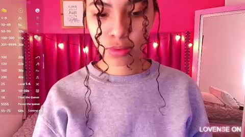 Snapshot of playfuljust_18 chatting on February 2025 12:33:01 PM SAMARA online show from February 2025 12:33:01 PM