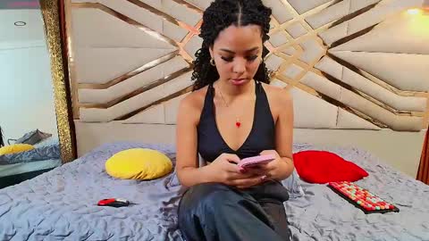 Snapshot of playfuljust_18 chatting on February 2025 07:32:02 PM SAMARA online show from February 2025 07:32:02 PM