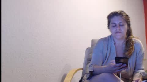Snapshot of playfulsamira chatting on April 2026 06:39:01 PM PlayfulSamira online show from April 2026 06:39:01 PM