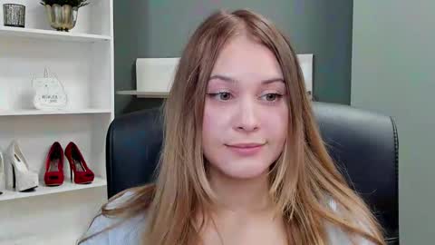 Valeria online show from October 2025 01:42:01 PM