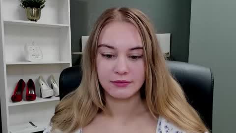 Snapshot of playgirl_valeria chatting on November 2025 09:47:01 PM Valeria online show from November 2025 09:47:01 PM