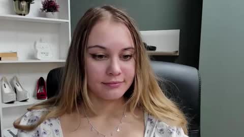 Snapshot of playgirl_valeria chatting on December 2025 07:51:01 PM Valeria online show from December 2025 07:51:01 PM