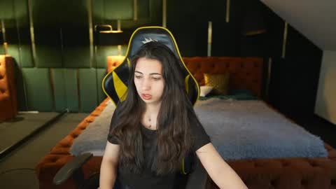 Snapshot of playhard054 chatting on May 2026 10:09:01 AM Lana online show from May 2026 10:09:01 AM