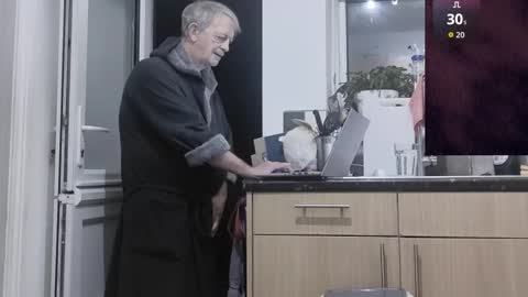 Play Me online show from December 2025 05:04:02 AM