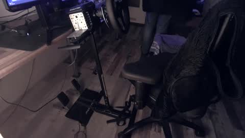 Hello ask me  . Im glad  to see you here in my room. Welcome PVT is open online show from December 2025 06:36:01 PM