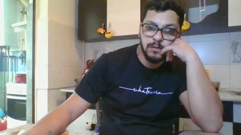 Snapshot of pleas3s_sweet chatting on February 2025 06:04:01 AM pleas3s_sweet online show from February 2025 06:04:01 AM