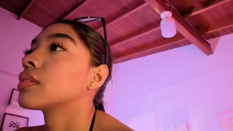 Snapshot of pocahontas_moon chatting on May 2026 08:27:01 PM Pocahontas online show from May 2026 08:27:01 PM