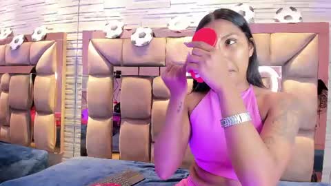 Snapshot of pocahontas_pow chatting on June 2026 11:48:01 AM Pocahontas online show from June 2026 11:48:01 AM
