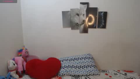 Snapshot of pocahontas_princess__ chatting on November 2025 04:07:01 PM Pocahontas online show from November 2025 04:07:01 PM