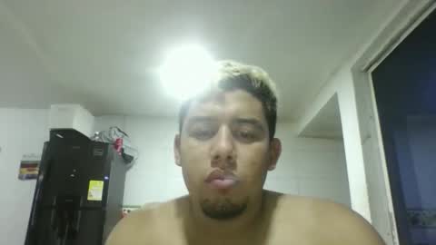 Snapshot of pocahot2512 chatting on February 2026 01:04:02 AM pocahot2512 online show from February 2026 01:04:02 AM