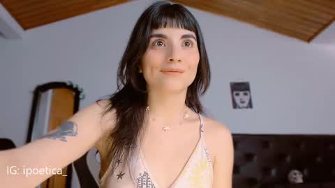 Snapshot of poeeticaa_ chatting on December 2024 08:13:01 PM IG ipoetica online show from December 2024 08:13:01 PM