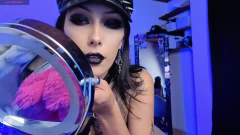 Snapshot of poison_dafne chatting on May 2026 12:05:01 AM Dafne online show from May 2026 12:05:01 AM