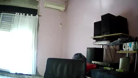 Snapshot of pol22010 chatting on May 2026 06:05:01 PM Polako online show from May 2026 06:05:01 PM