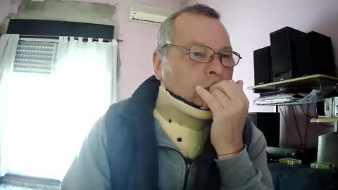 Snapshot of pol22010 chatting on May 2026 04:03:02 PM Polako online show from May 2026 04:03:02 PM