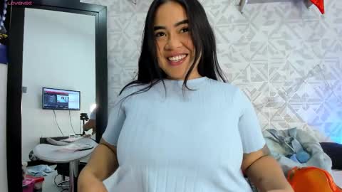 Snapshot of poletlambert chatting on December 2024 04:29:02 PM Polet online show from December 2024 04:29:02 PM