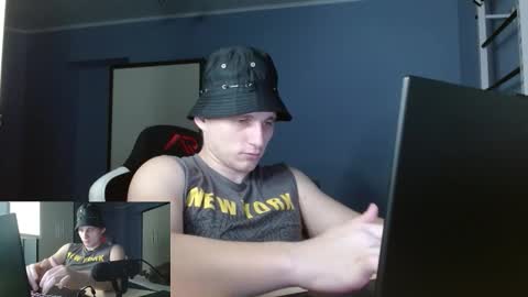 Poliglotjoe2 online show from February 2026 09:33:02 PM