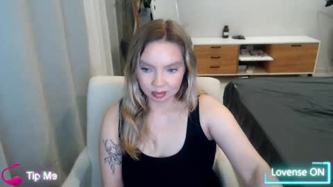 Snapshot of polinajones chatting on May 2026 05:40:02 PM PolinaJones online show from May 2026 05:40:02 PM