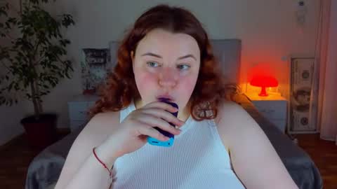 Snapshot of polinasallivan chatting on June 2026 09:35:01 PM Polina online show from June 2026 09:35:01 PM