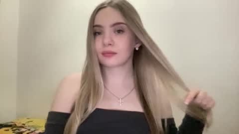 polishangel222 online show from February 2026 04:39:02 PM