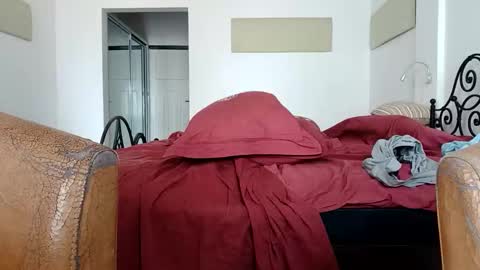 Snapshot of pollexxx66 chatting on December 2025 11:38:02 AM Paul online show from December 2025 11:38:02 AM