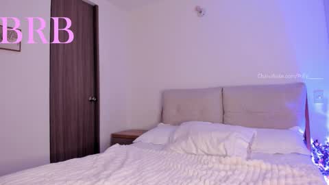 Polly online show from December 2025 09:42:01 PM