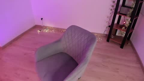 Polly online show from April 2026 02:31:01 AM