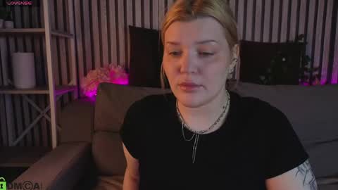 Snapshot of polly__mayer chatting on May 2026 01:11:02 AM Polly online show from May 2026 01:11:02 AM