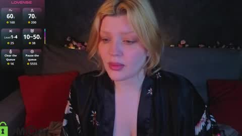 Snapshot of polly__mayer chatting on May 2026 01:23:02 AM Polly online show from May 2026 01:23:02 AM