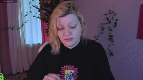 Snapshot of polly__mayer chatting on May 2026 01:13:01 AM Polly online show from May 2026 01:13:01 AM