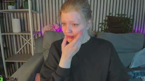 Snapshot of polly__mayer chatting on May 2026 01:00:01 AM Polly online show from May 2026 01:00:01 AM