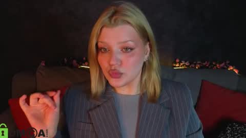 Snapshot of polly__mayer chatting on May 2026 01:14:01 AM Polly online show from May 2026 01:14:01 AM