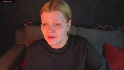 Snapshot of polly__mayer chatting on June 2026 01:07:02 AM Polly online show from June 2026 01:07:02 AM
