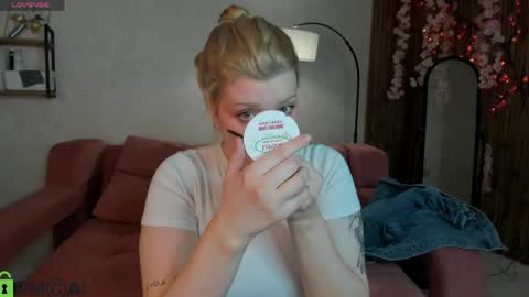 Snapshot of polly__mayer chatting on June 2026 01:08:02 AM Polly online show from June 2026 01:08:02 AM