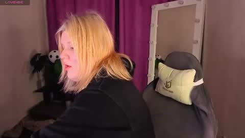 Snapshot of polly__mayer chatting on June 2026 01:07:02 AM Polly online show from June 2026 01:07:02 AM