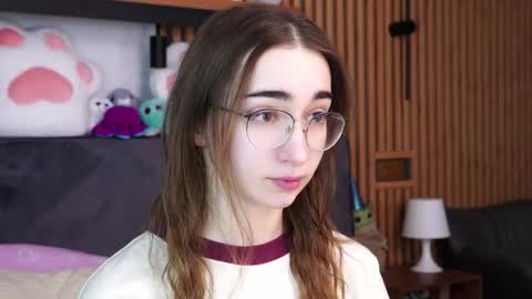 Snapshot of polly_bee chatting on February 2026 10:29:01 AM Polly online show from February 2026 10:29:01 AM