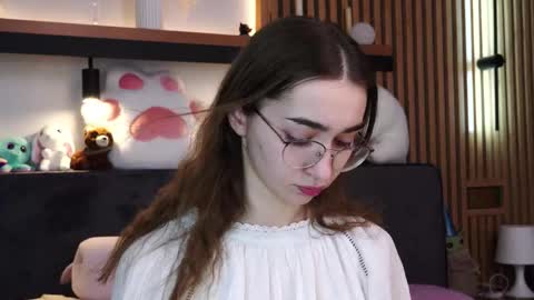 Snapshot of polly_bee chatting on February 2026 07:34:01 AM Polly online show from February 2026 07:34:01 AM