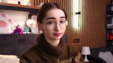 Snapshot of polly_bee chatting on February 2026 07:54:02 AM Polly online show from February 2026 07:54:02 AM