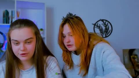 Snapshot of polly_cute1 chatting on February 2026 12:27:01 PM polly_cute1 online show from February 2026 12:27:01 PM