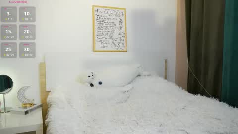 Snapshot of polly_dollie_ chatting on March 2025 03:11:01 AM Renet online show from March 2025 03:11:01 AM