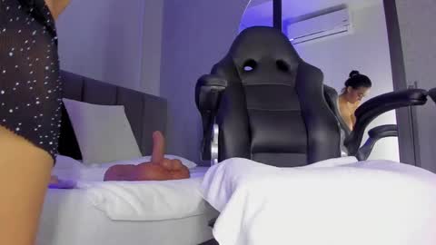 POLLY online show from November 2025 10:36:01 AM