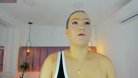 Snapshot of pollybabe_ chatting on June 2026 10:29:02 AM POLLY online show from June 2026 10:29:02 AM