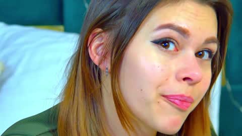 Polly online show from December 2024 09:58:02 PM