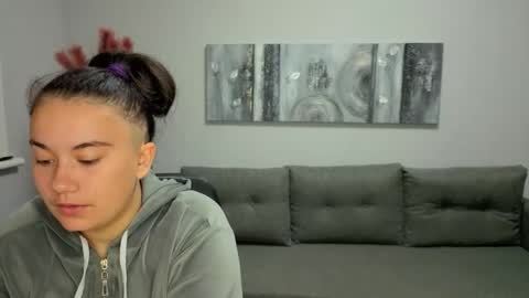 Polly online show from November 2025 06:36:01 AM