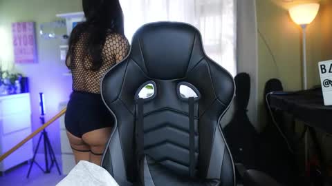 Snapshot of polvodeestrellas_ chatting on March 2026 04:21:02 PM - Help me Reach 100 thumbs up online show from March 2026 04:21:02 PM