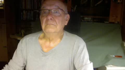 Snapshot of pomme1949 chatting on December 2024 05:14:01 PM pomme1949 online show from December 2024 05:14:01 PM