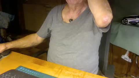 Snapshot of pomme1949 chatting on February 2025 02:34:02 PM pomme1949 online show from February 2025 02:34:02 PM