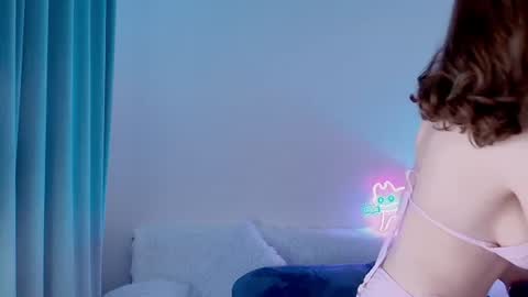 Snapshot of poompoompeach_ chatting on June 2026 06:51:02 AM Alice online show from June 2026 06:51:02 AM