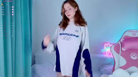 Snapshot of poompoompeach_ chatting on July 2026 06:54:01 AM Alice online show from July 2026 06:54:01 AM