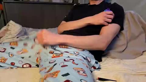 Snapshot of poppunk4life chatting on December 2025 01:23:01 AM Kyle online show from December 2025 01:23:01 AM